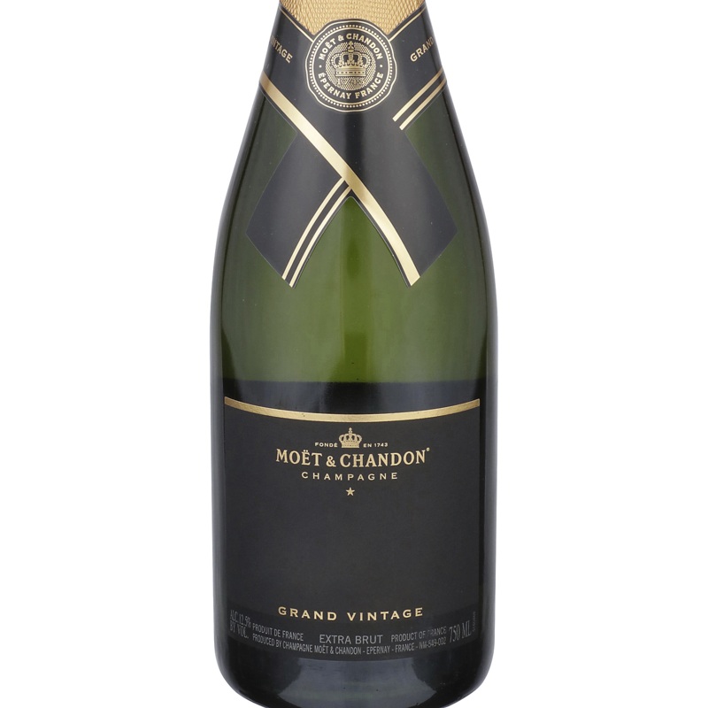 MOET & CHANDON CHAMPAGNE EXTRA BRUT GRAND VINTAGE 2015 W/ GIFT BOX 750ML 750ML