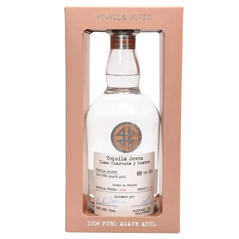 Clase Cuarenta y Cuatro Joven Tequila 750ML BTL